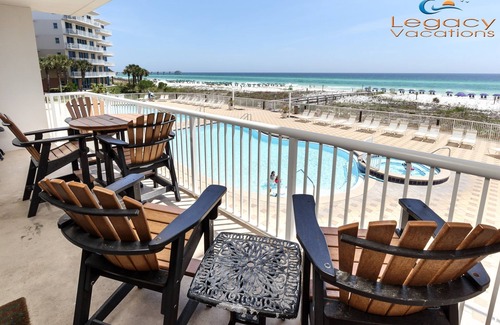 Fort Walton Beach Condo | SMP 207 - 3 BR Beach Condo - 2 Sets of Beach Service!