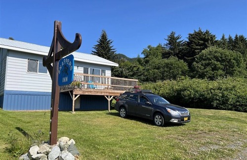 Haines Cottage | Snappers Inn cottage with water views, free bikes, washer/dryer, walk to town