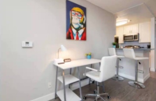 Little Armenia Apartment | Snazzy 1-Bed Apartment with Rooftop Pool & Hollywood Sign View