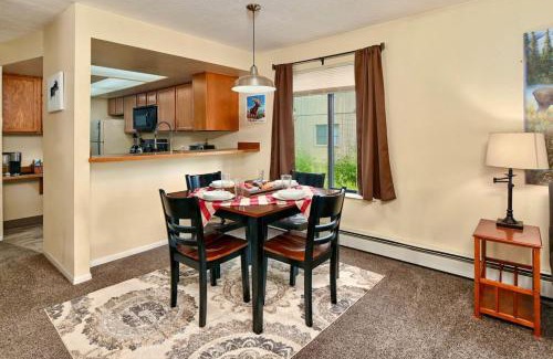 Kenai House | Sneaky Moose Townhome 2BR 2BA