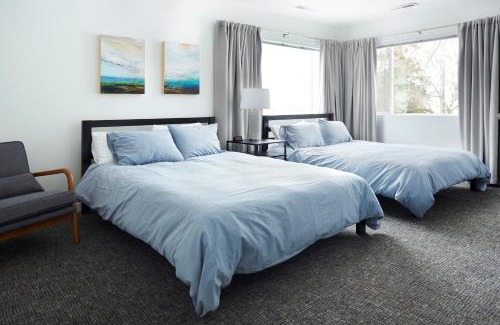 Downtown Anchorage Hotel | Snob Hollow Inn Downtown Anchorage