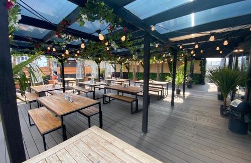 Stratford and New Town Hotel | Snoozebox Olympic Park