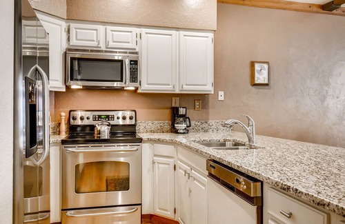 Deer Valley Condo | Snow Park Area Lodging Walk to Lifts