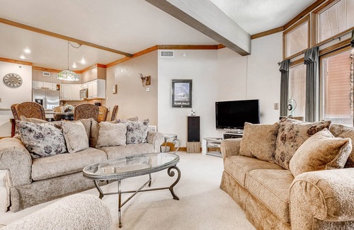 Deer Valley Condo | Snow Park Area Lodging Walk to Lifts