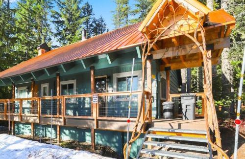 Government Camp House | Snow Shire Cabin - Meredith Lodging