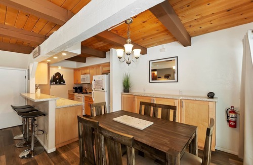 Big Bear Lake Condo | Snow Summit Chalet by Destination Big Bear : Next Door to Snow Summit for Easy Access to Skiing, Snowboarding and Tubing!