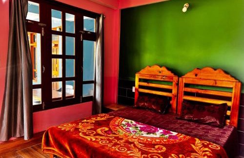 Tosh Hotel | Snow View Guest House