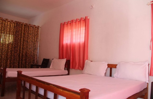 Kanthalloor Bed & Breakfast | Snow White Holiday Apartments, Kanthaloor