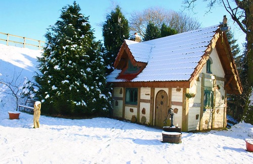 Mawr Cottage | Snow White's House - Farm Park Stay with Hot Tub, BBQ & Fire Pit