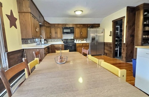 Killington Apartment | Snowarts- Game room, Fireplace, Close to golf!