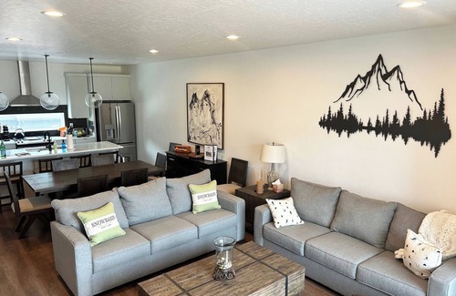 Mountain Green House | Snowbasin Chalet | Pool | Hot Tub | Pickleball