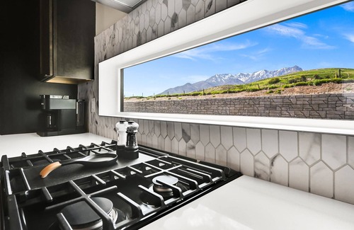 Mountain Green House | Snowbasin:Pool/HotTub, Ski, Hike, Bike, PBall