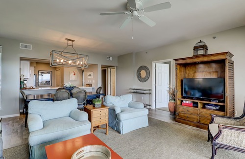 Rosemary Beach Condo | Snowbird-friendly condo with pickleball on the beach close to shops & dining