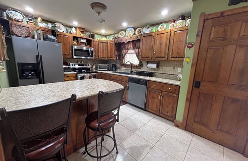 Ono Island House | Snowbirds Welcome! Close to Beaches @ Perdido Key! Family Friendly Great Kitchen