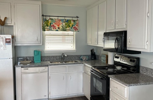 Gulf Shores Condo | SNOWBIRDS WELCOME!