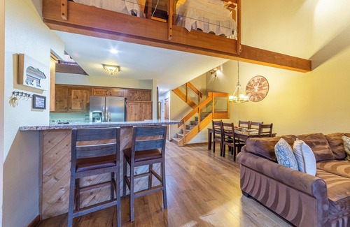 Mammoth Lakes Condo | Snowcreek Pet Friendly Condo Golf Access 352