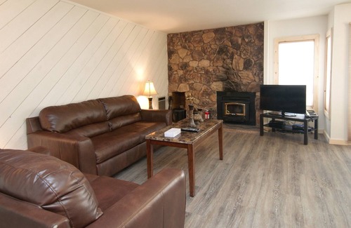 Mammoth Lakes Apartment | Snowcreek Resort