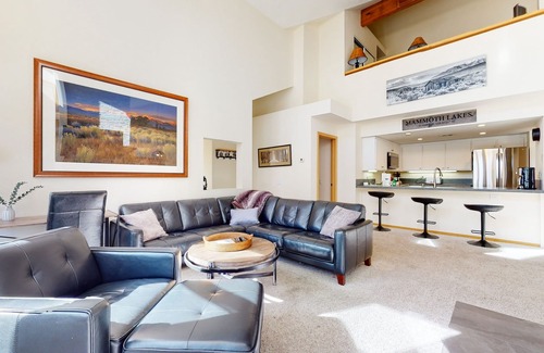 Mammoth Lakes Condo | Snowcreek V 880 Great Views, Beautiful Complex Location, Bright with Private Washer Dryer by RedAwning