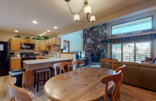Mountain House Apartment | Snowdance Manor 408