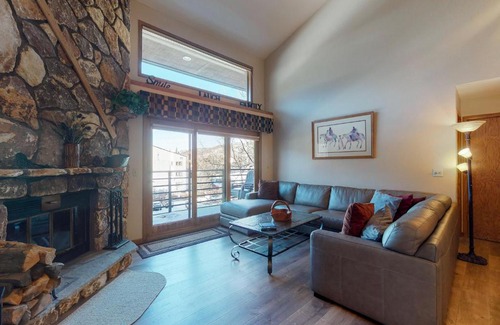 Mountain House Apartment | Snowdance Manor 408