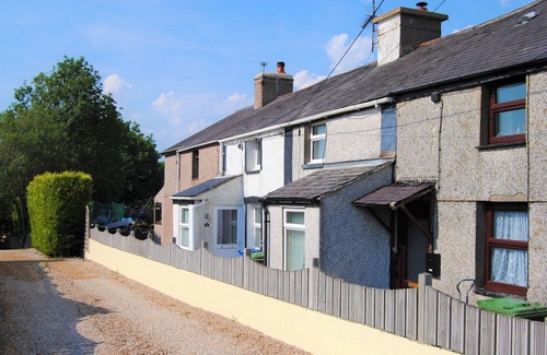 Penisarwaun House | Snowdon Cottage 2 - 10 minutes drive from the base of Snowdon