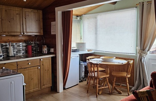 Bronaber Cabin | Snowdonia National park Log cabin with garden