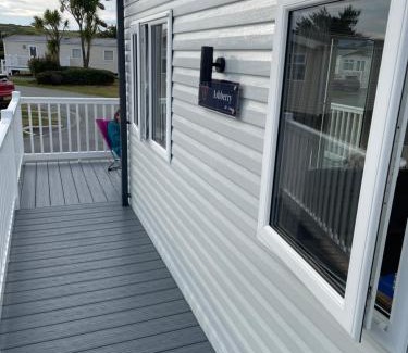 Morfa Bychan House | Snowdrop Caravan