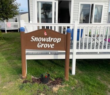Morfa Bychan House | Snowdrop Caravan
