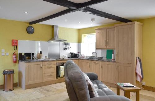 Staveley House | Snowdrop Cottage