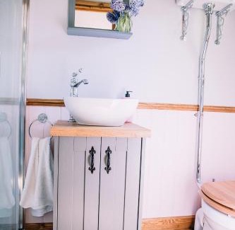 Alkborough Other | Snowdrop Lodge, Walcot Hall Estate