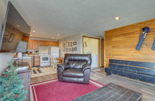 Ghent Apartment | Snowed Inn Cozy Winterplace Ski-InandSki-Out Cabin