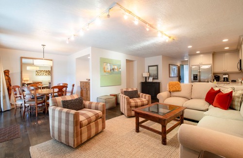 North Park City Resort | Snowflower by Luxury Mountain Destinatio