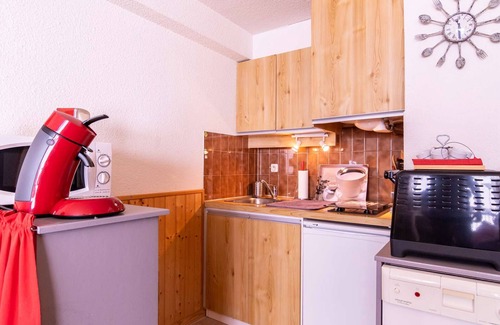 Pla d'Adet Apartment | Snowfront Apartment for 4 with Balcony, Valley View, and Parking in Pla d'Adet