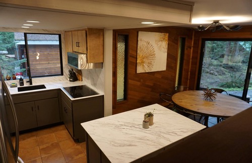 Glacier Cabin | Snowline community, closest lodging to Mt. Baker
