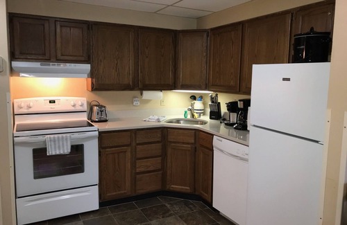 Central Vermont- Killington Condo | Snowshed & Ramshead Ski Lodges in walking distance plus shuttle service