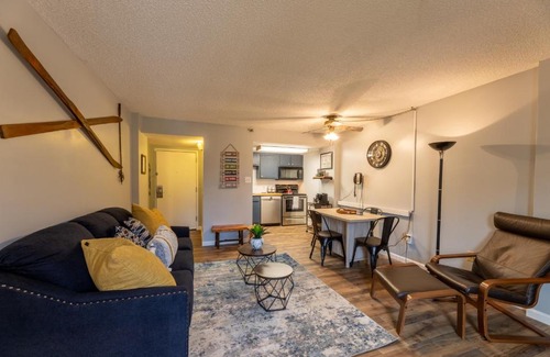 Snowshoe Apartment | Snowshoe Ski-in & Ski-out at Silvercreek Resort - Family friendly, jacuzzi, hot tub, mountain views