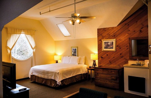 Waterville Valley Hotel | Snowy Owl Inn And Resort