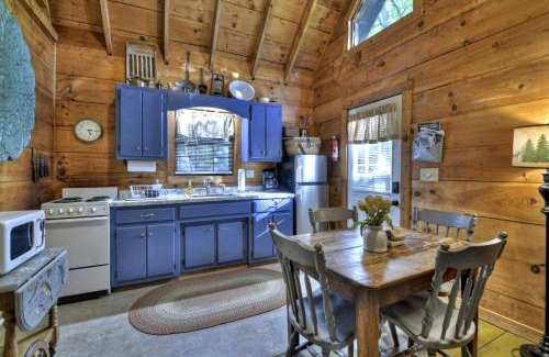 Copperhill House | Snug and Cozy Cabin Rental with a Hot Tub near Copperhill for a Relaxing Vacation in Tennessee