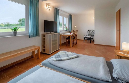 Nellingen Apartment | Snug apartment in Baden-Württemberg with a garden