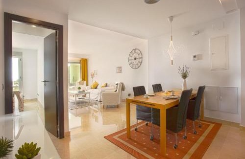 Ojen House | Snug apartment with garden