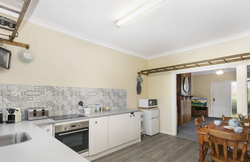 Katoomba House | Snug Cottage - Two Bedroom House, Sleeps 4