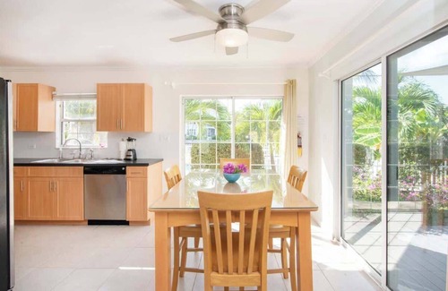 Seven Mile Beach Condo | Snug Harbour View #6 at 7 Mile Beach on Canal