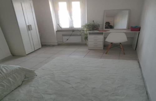 Saint-Chinian House | Snug holiday home in Saint Chinian with fireplace
