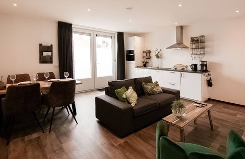 Den Oever House | Snug Holiday Home in Den Oever near Seabeach