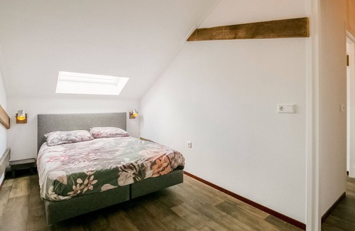 Den Oever House | Snug Holiday Home in Den Oever near Seabeach