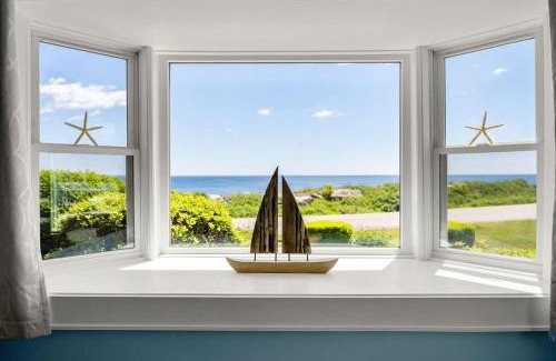 Rye Apartment | Snug Seaside Views From Couch Walk to Beach