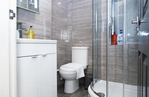 Kirkdale Apartment | Snuggle Cove Apartments- Walton Road