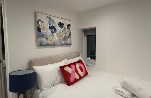 Kirkdale Apartment | Snuggle Cove Apartments- Walton Road