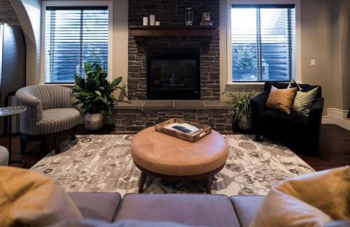 Heber House | Snuggle Down Inn 1BR In Law Basement Suite