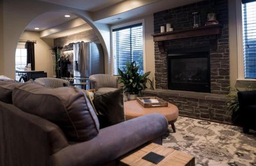 Heber House | Snuggle Down Inn 1BR In Law Basement Suite